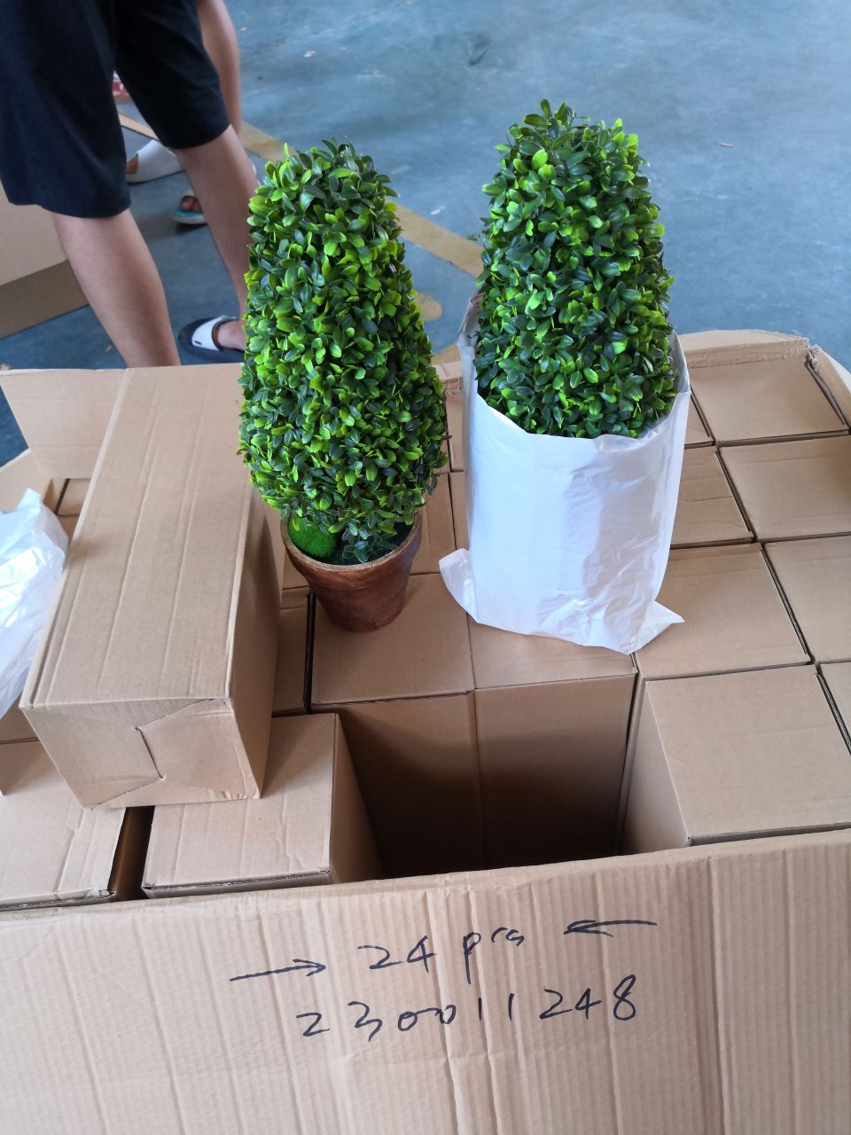 Bonsai 37 simulation handicrafts, decorative ornaments, simulation flowers are available in a wide variety of colors and types, with all sizes and specifications available. Customized orders based on samples are also available details Picture