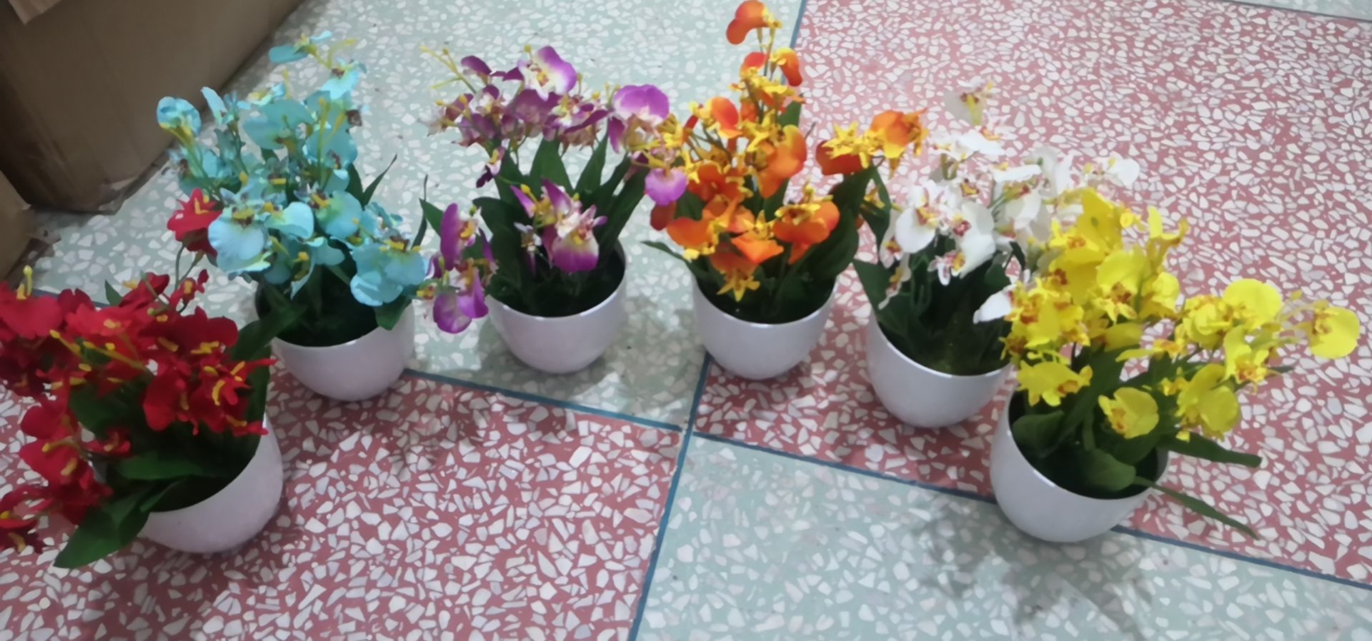 Bonsai 28, artificial handicrafts, decorative ornaments, artificial flowers are available in a wide variety of colors and types, with all sizes and specifications available. Customized orders based on samples are also available details Picture