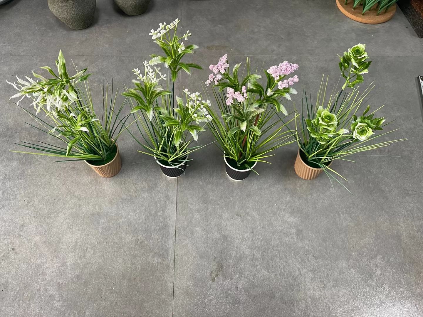 The bonsai 50 simulation handicrafts, decorative ornaments and artificial flowers come in a wide variety of colors and types, with all sizes and specifications available. Customized orders based on samples are also available Specification image