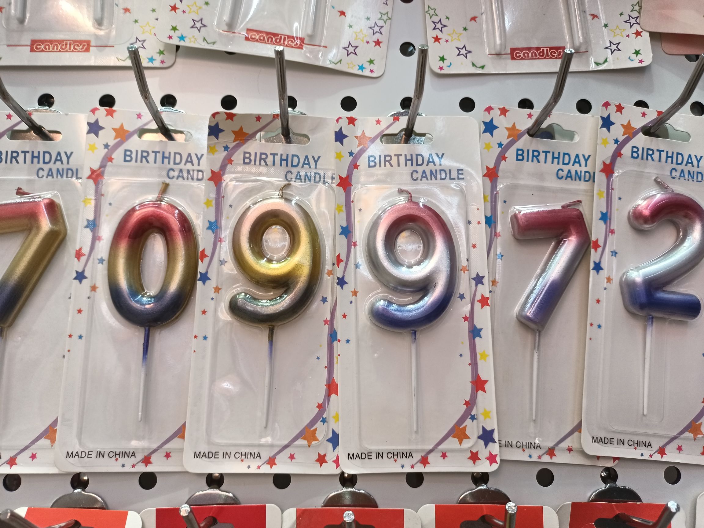 Birthday cake with numbers 0 to 9 and a galaxy gradient candle Specification image