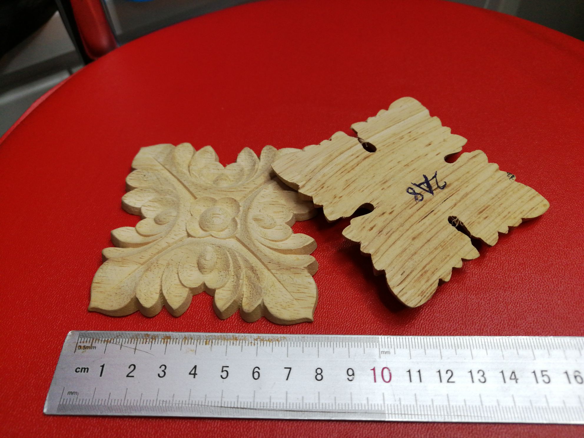 Furniture accessories, plastic feet, decorative accessories, European-style decorative carvings, chair and table feet, European-style feet Specification image