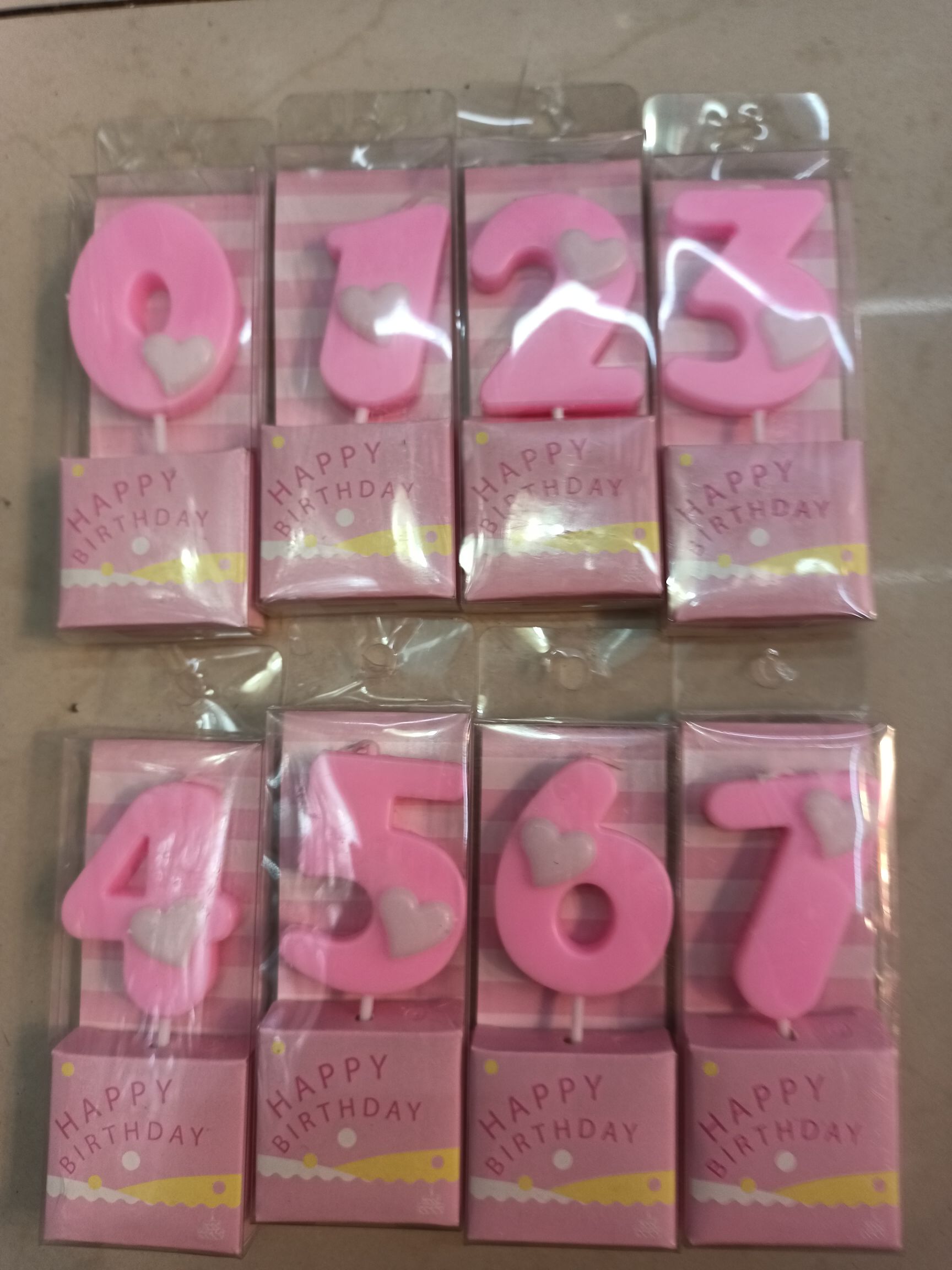 Birthday candles with numbers 0 to 9 detail image 2