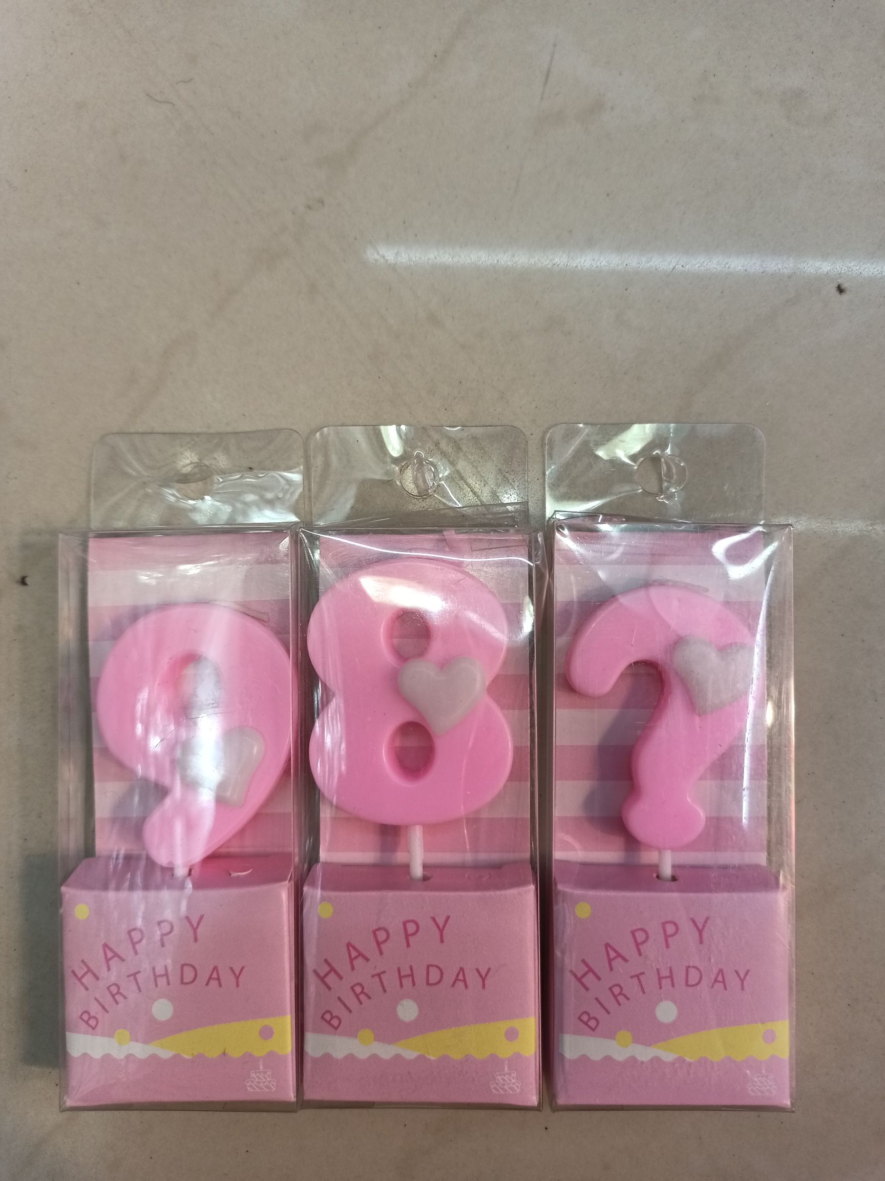 Birthday candles with numbers 0 to 9 details Picture