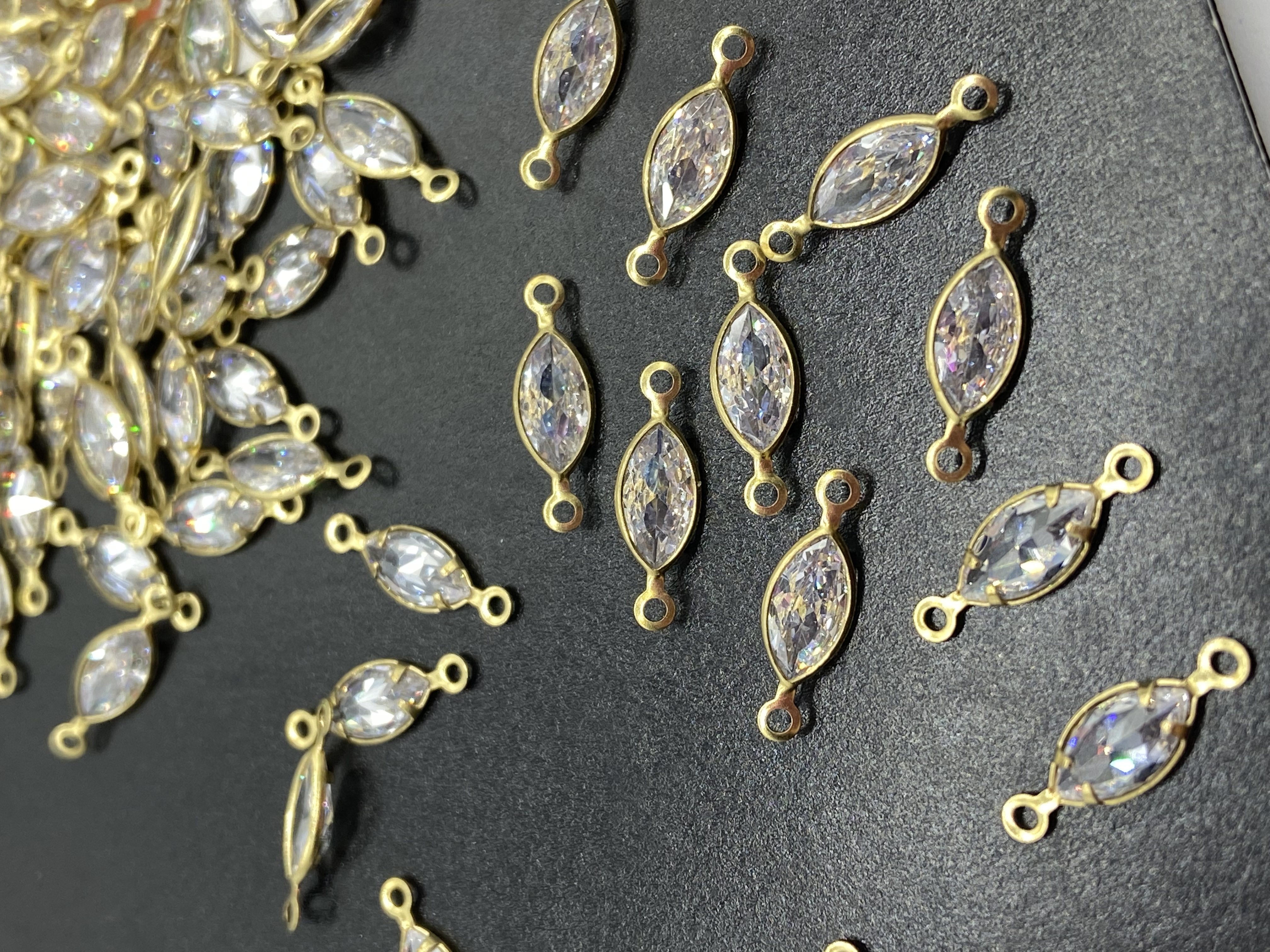 Zircon copper accessories, zircon claw jewelry, wedding dress shoes and clothing accessories, DIY handcrafted accessories detail image 8