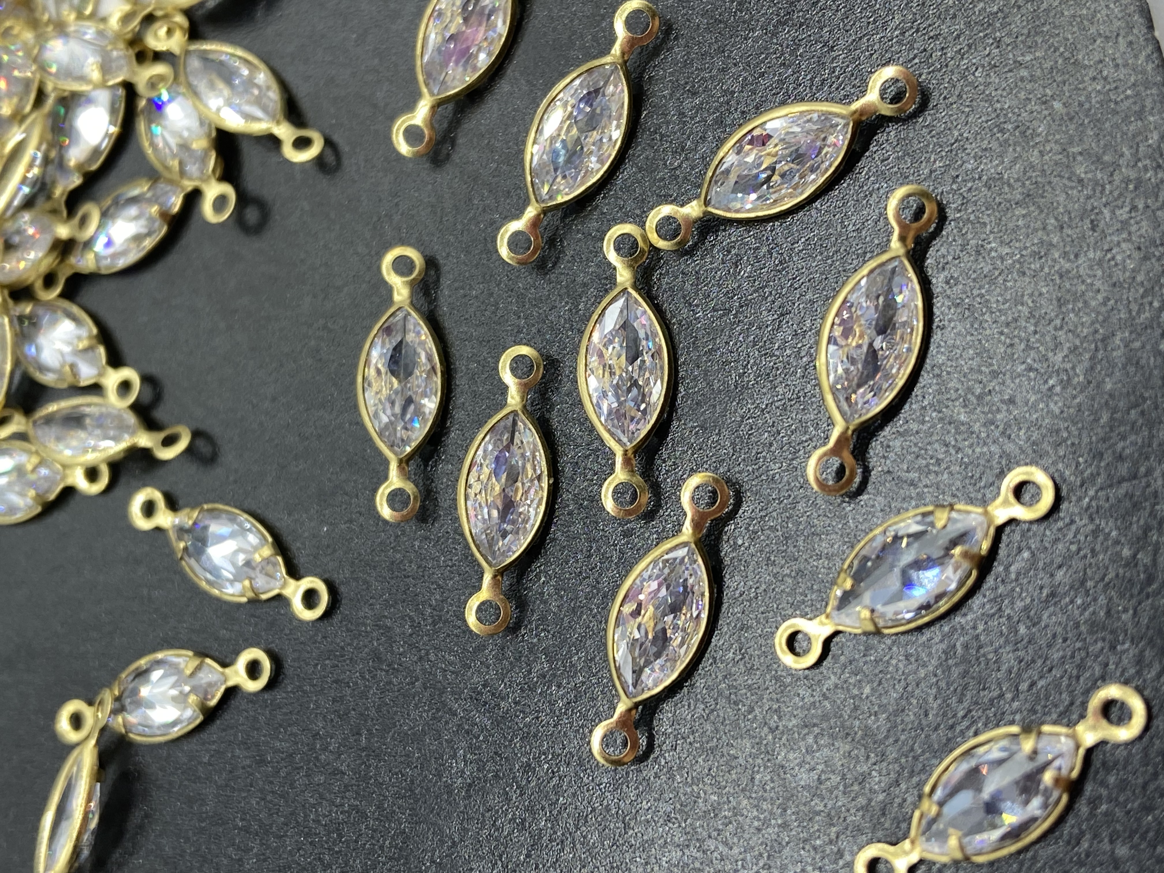 Zircon copper accessories, zircon claw jewelry, wedding dress shoes and clothing accessories, DIY handcrafted accessories detail image 7
