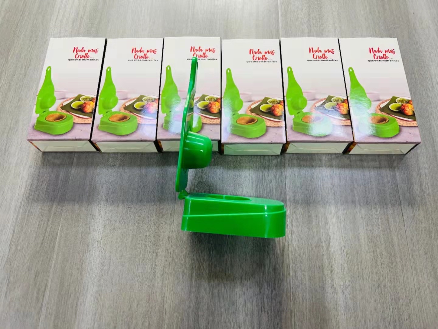 Banana bacon mold detail image 2