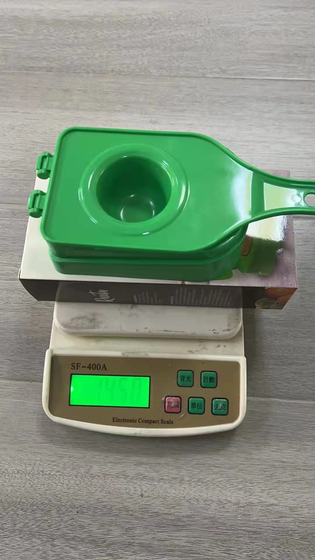 Banana bacon mold detail image 5