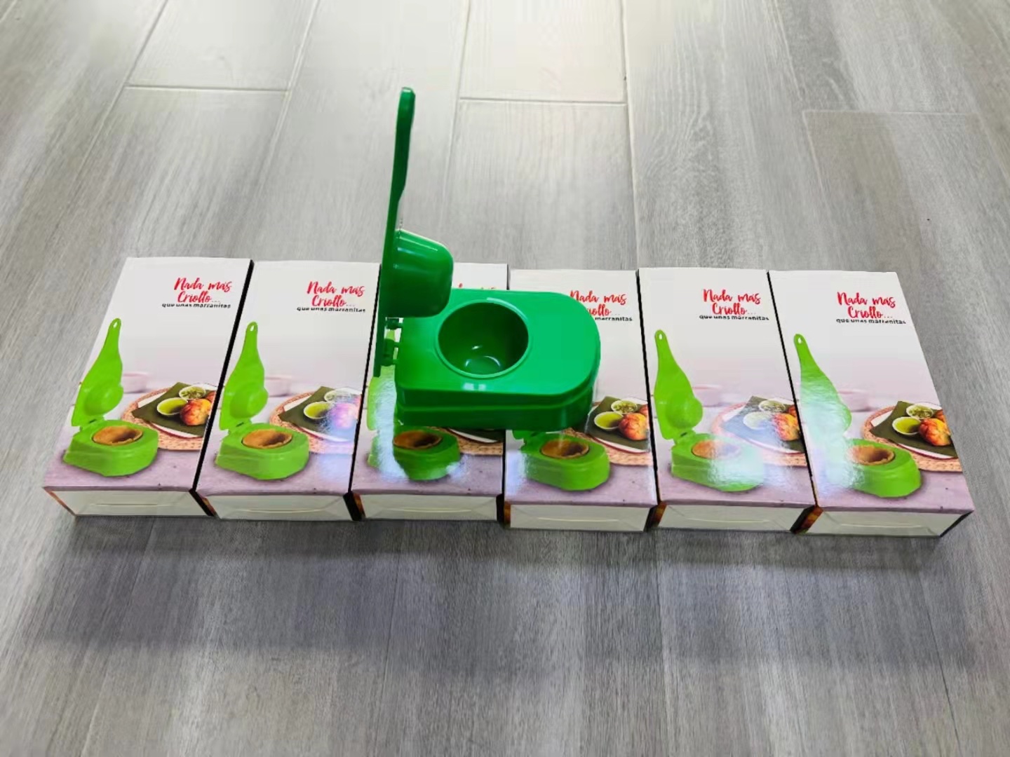 Banana bacon mold detail image 4