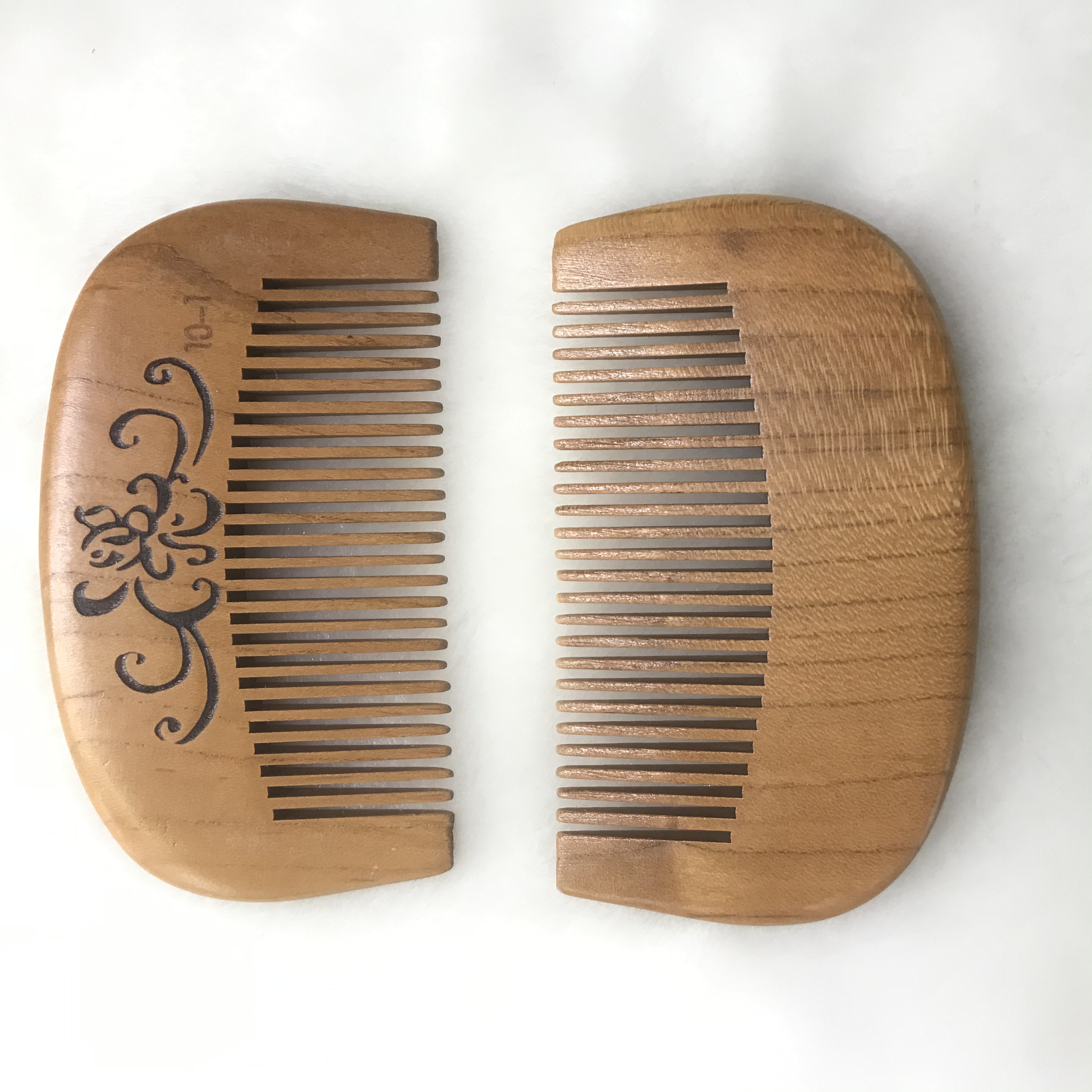 Premium peach wood comb details Picture