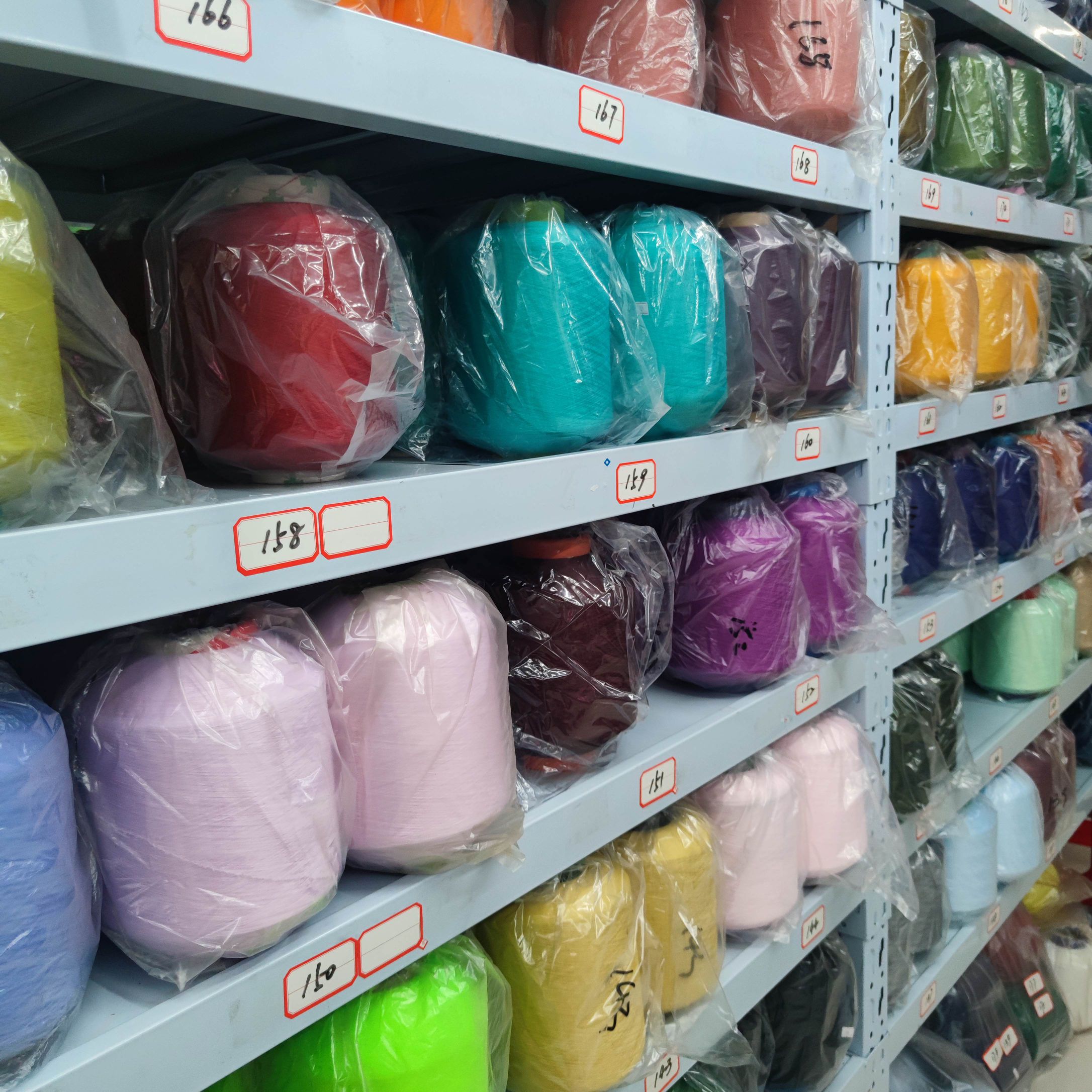 Factory direct sales of colored spandex covered yarn, colored covered yarn 012 textile raw materials Specification image