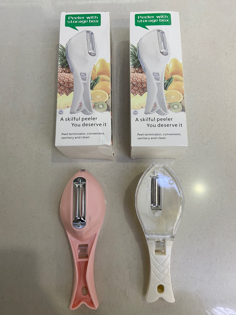 Fruit and vegetable peeler detail image 1