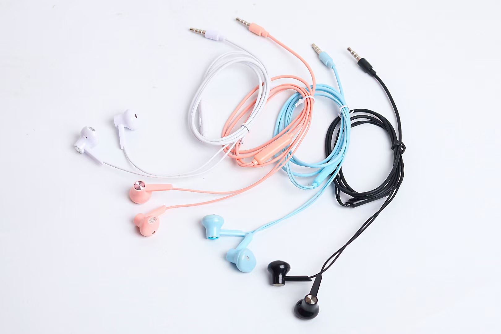 Sogo marca auriculares de teléfono móvil en el oído auriculares de macs MP3 auriculares con cable auriculares pequeños moda creativa boutique