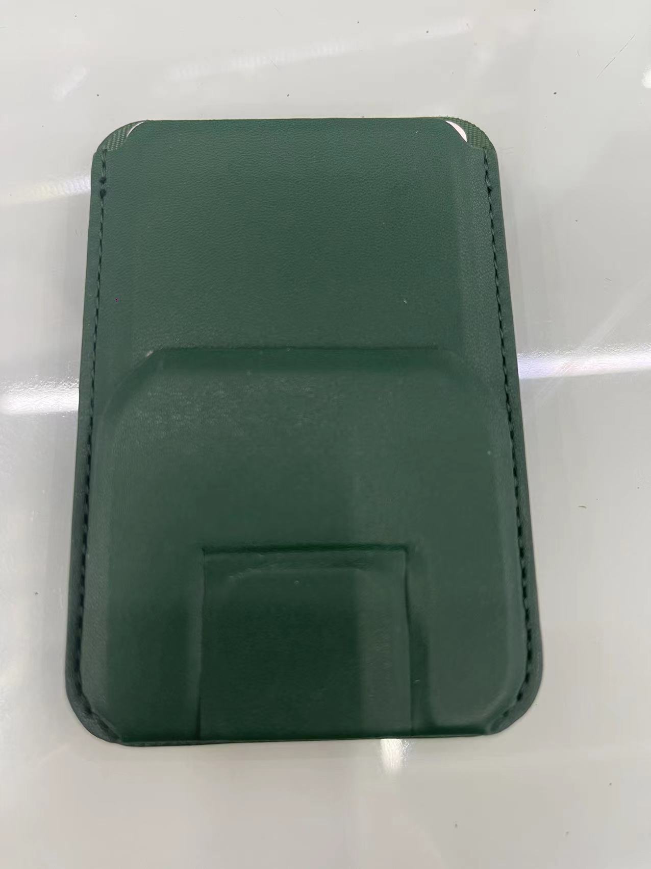 Leather magnetic card bag holder detail image 6