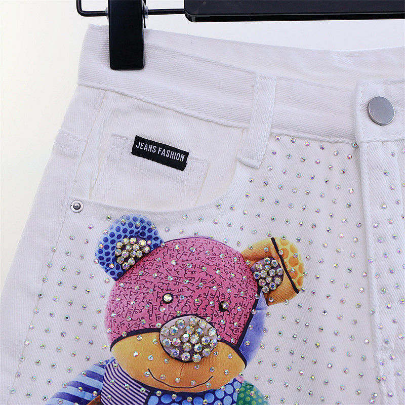 European Station 2022 New style bear diamond-encrusted denim shorts for women, loose high-waisted printed slimming hot pants with fringed edges detail image 2