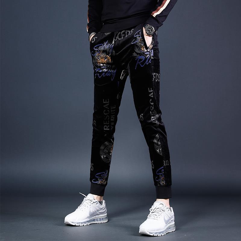 Pantalón de pana hombre otoño invierno grueso slim pantalón de pie pequeño hombre tendencia impresión bouquet pie pantalón deportivo negro detail image 6