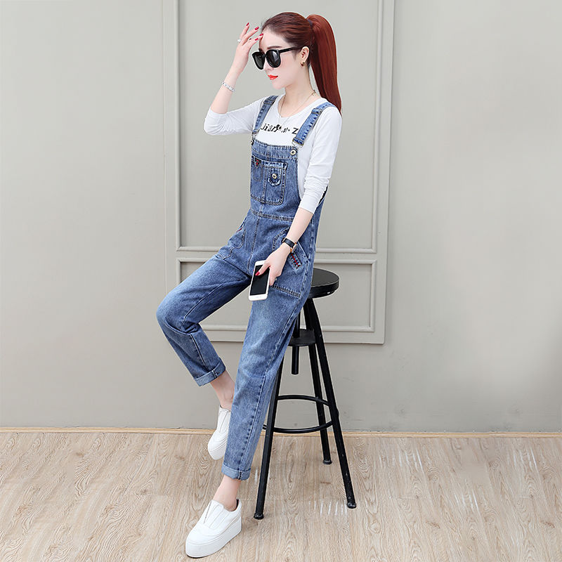 Denim overalls for female students, Korean style loose, youthful and slimming 2022 Spring and Autumn new versatile and popular one-piece trousers detail image 4