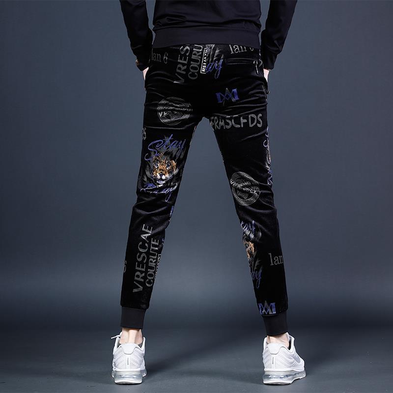 Pantalón de pana hombre otoño invierno grueso slim pantalón de pie pequeño hombre tendencia impresión bouquet pie pantalón deportivo negro detail image 8