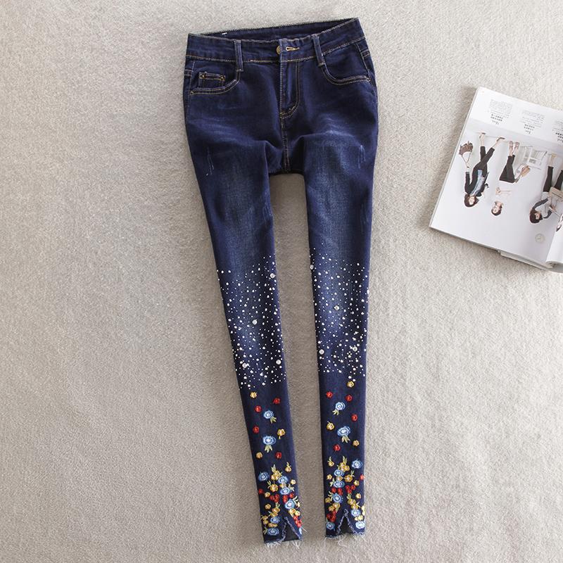 European Station Spring New collection: diamond-encrusted embroidered jeans, women's floral sequined embroidered small feet pencil nine-inch pants with rhinestones detail image 5