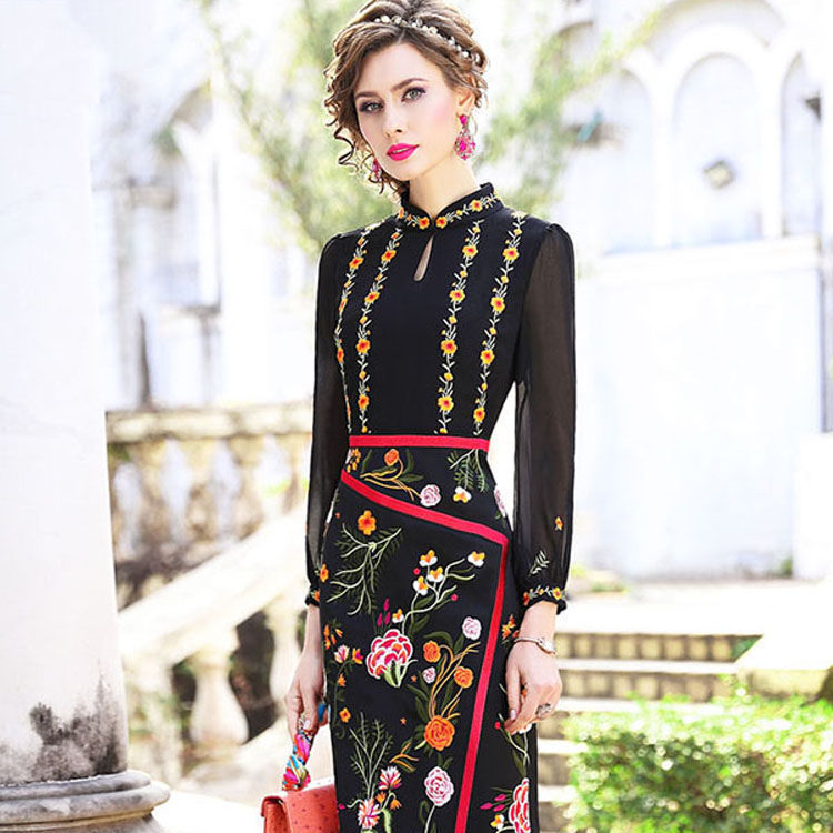 Chinese-style embroidered velvet sportswear set 2022 Autumn New casual and stylish embroidered coat, straight-leg pants two-piece set for women detail image 2