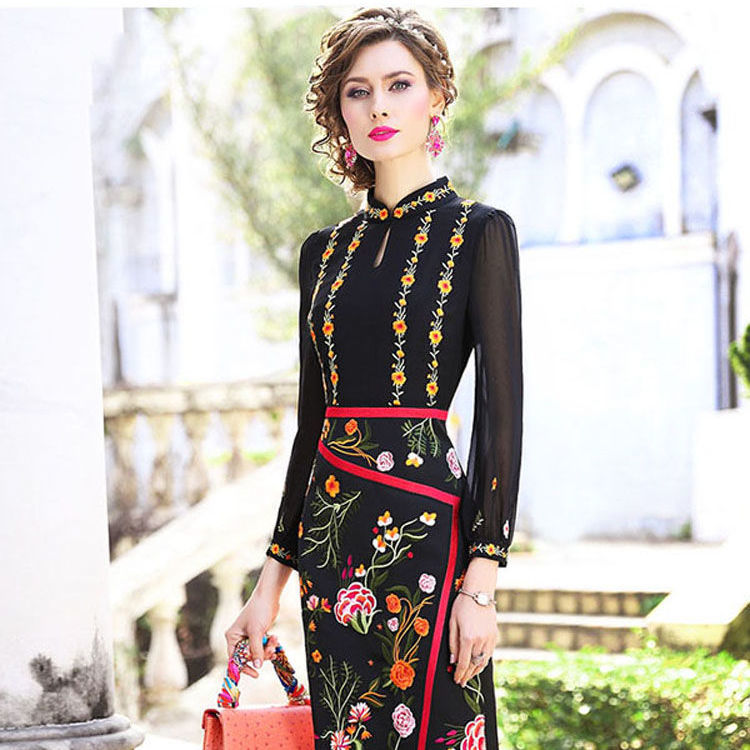 Chinese-style embroidered velvet sportswear set 2022 Autumn New casual and stylish embroidered coat, straight-leg pants two-piece set for women detail image 6