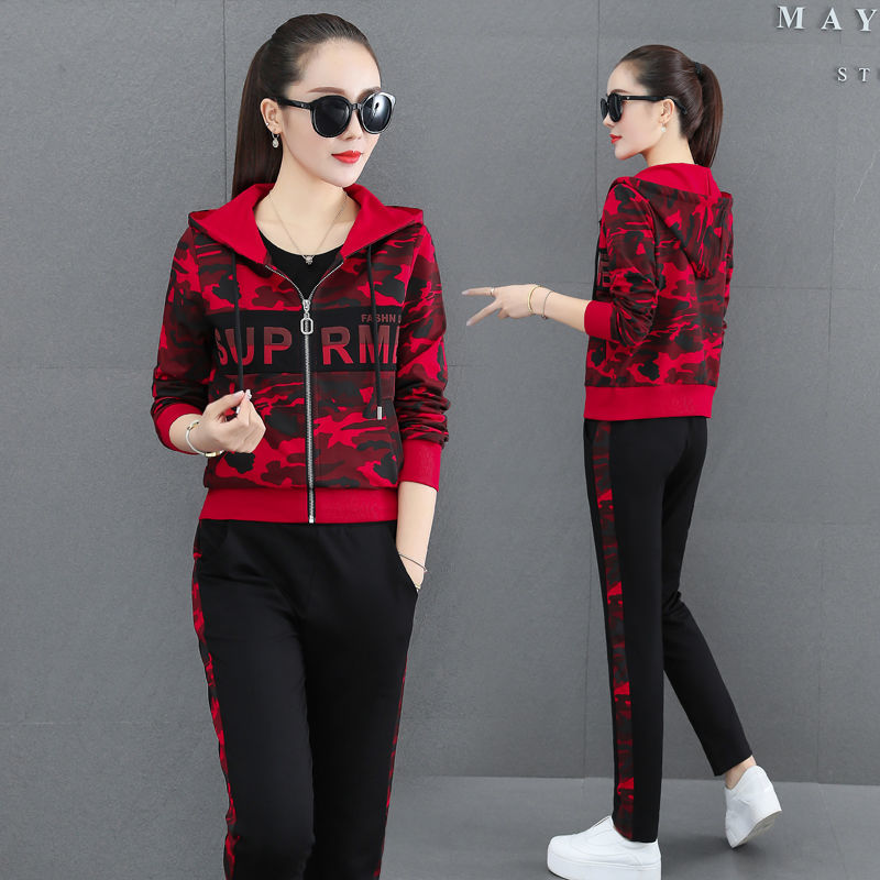 The 2022 autumn new Korean-style fashionable and stylish outdoor hooded long-sleeved three-piece camouflage sportswear set is trendy detail image 5