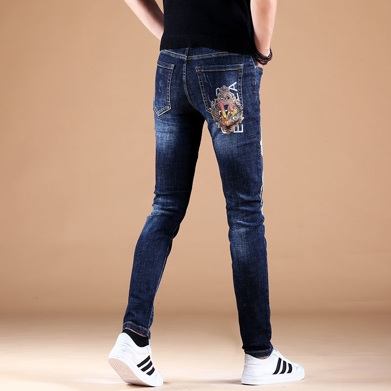 تطريز البنطال في الخريف detail image 8