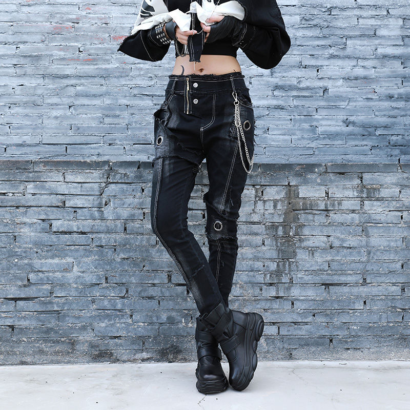 In 2022, the personalized and trendy brand of heavy industry jeans, women's slimming patchwork Halon pants, aged and retro pants, and cool street long pants are all trendy