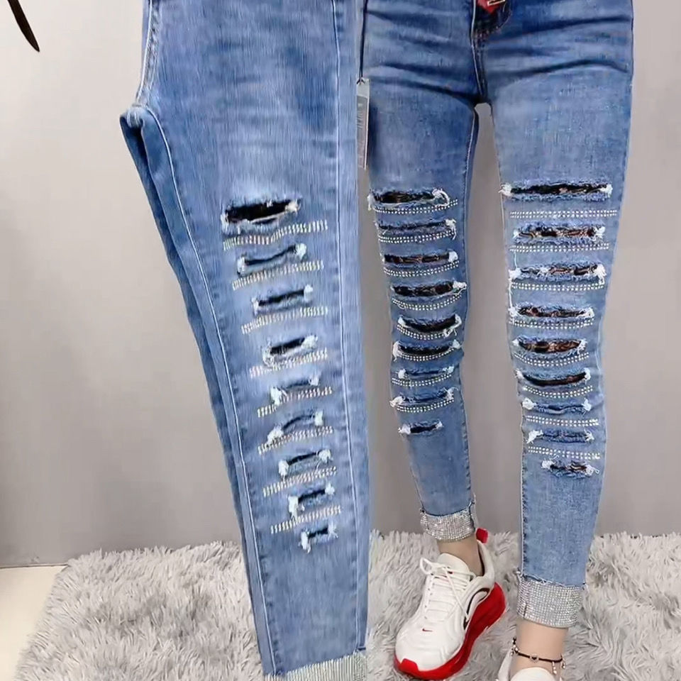 European Station 2022 Summer New bestsellers Ripped high-temperature embossed diamond jeans, fashionable and personalized women's pants detail image 1