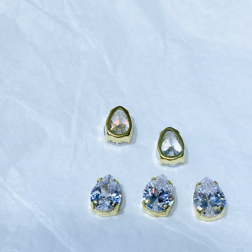 Teardrop-shaped zircon claw copper accessories, nail art accessories, DIY pendants, wedding dress, shoes and clothing accessories