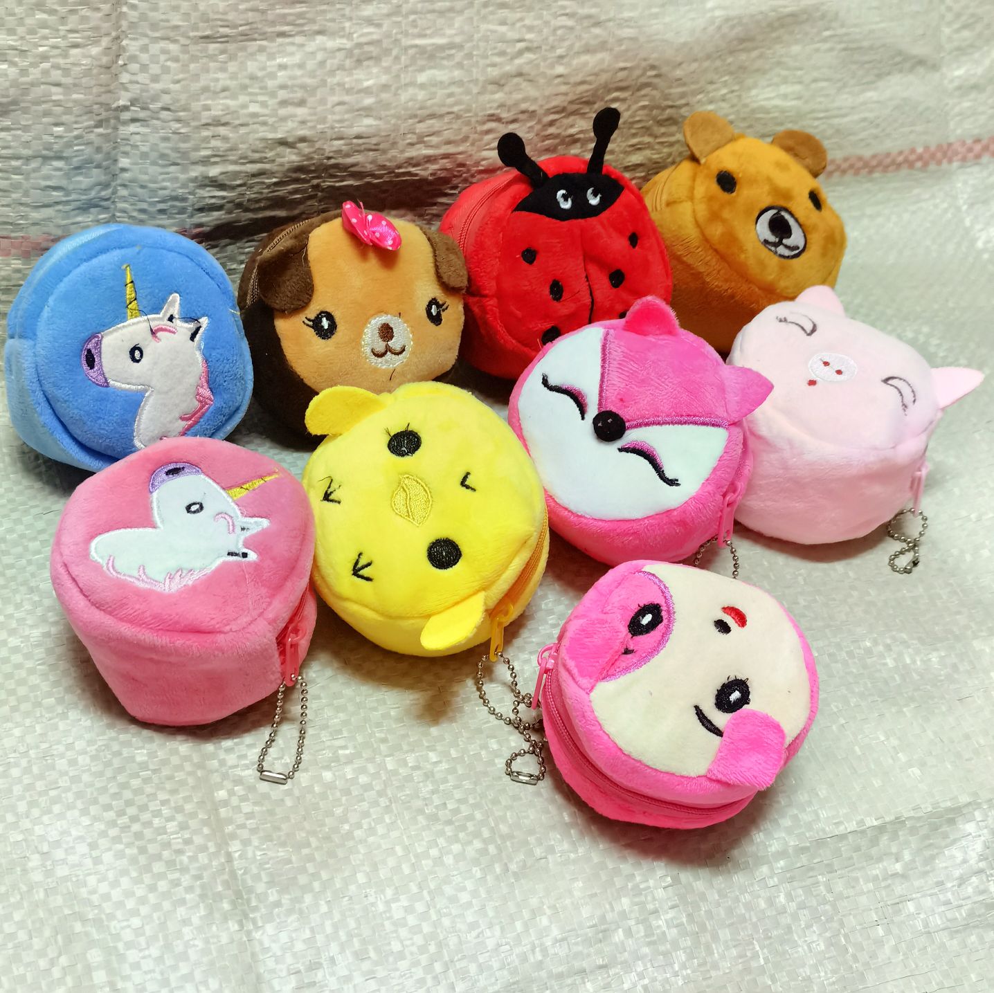 毛绒零钱包立体加厚卡通钱包拉链小包钥匙扣挂件毛绒零钱包儿童零钱包卡通刺绣硬币包图