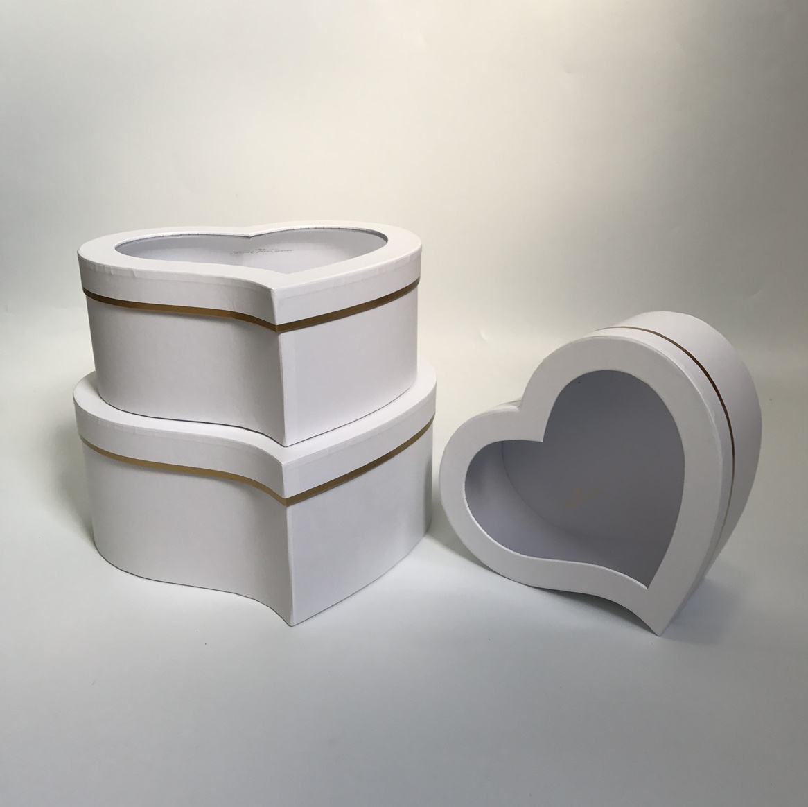 Special color printed heart-shaped hollowed-out gift box, soap flower box, craft gift box details Picture