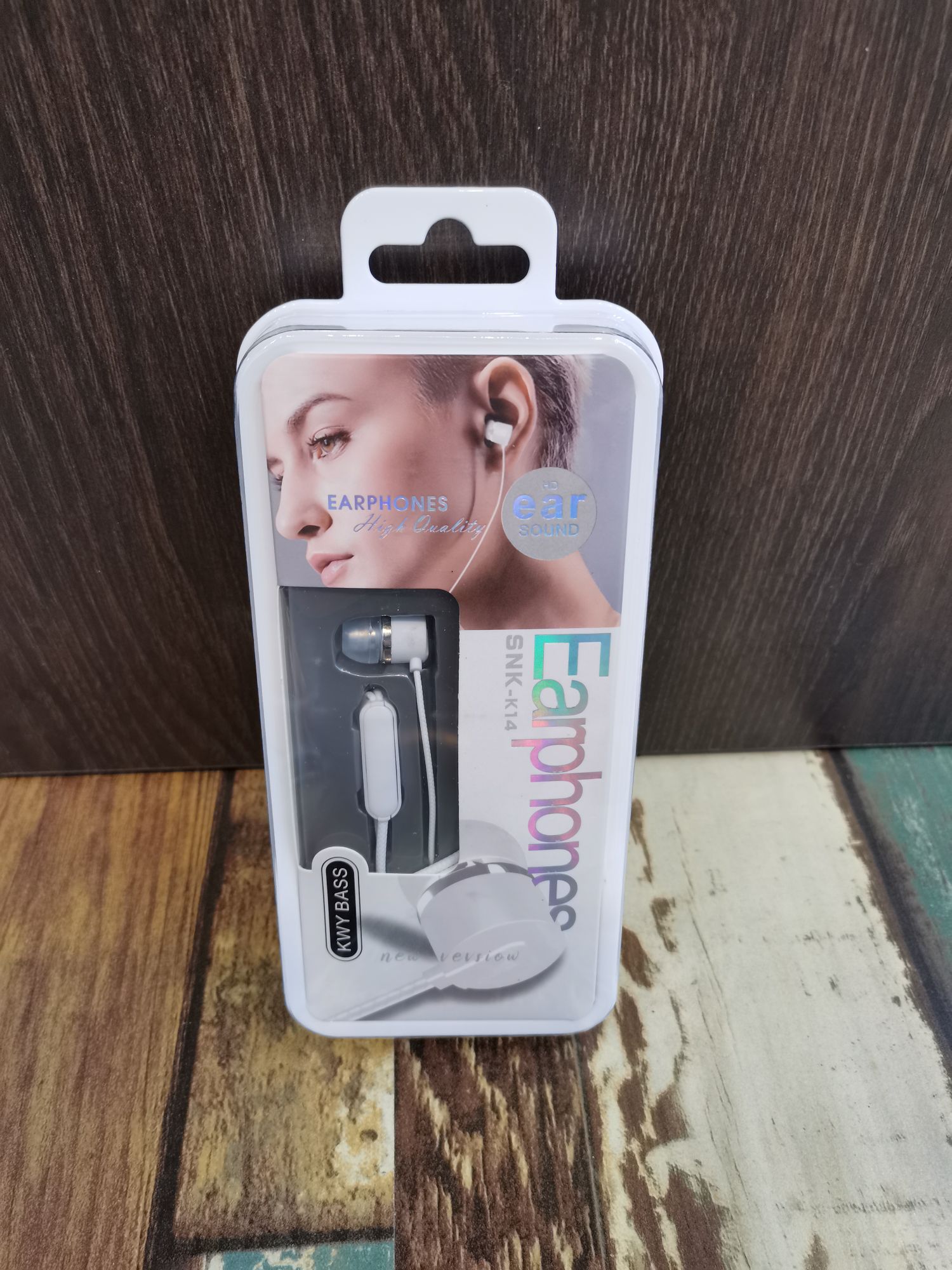 Sogo brand K14 mobile phone headphones, in-ear headsets, MP3 earbuds, wired headphones, small headphones, fashionable and creative products Application Scenario