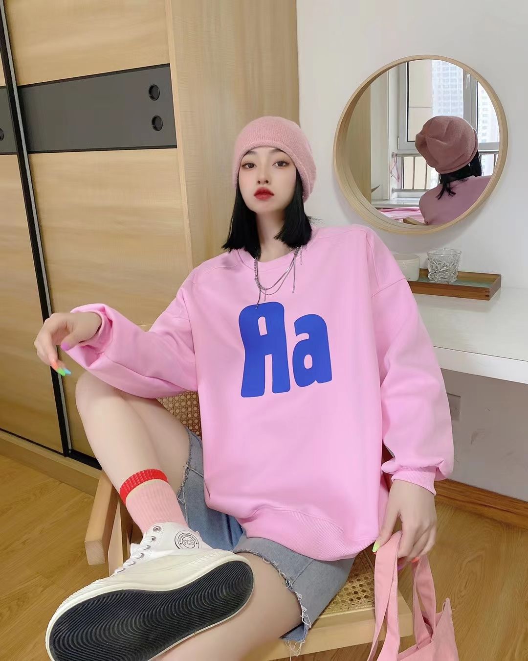 Aa letter printed round-neck hoodie for women 2022 early Spring new collection, loose and versatile, bf laid-back style, no fleece top, trendy detail image 1