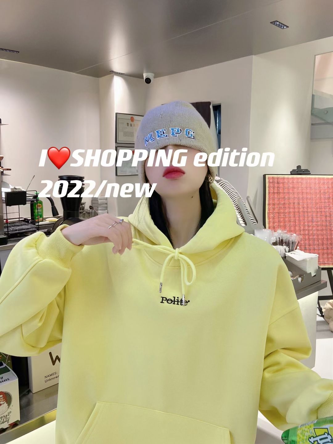 The candy-colored hooded sweatshirt is versatile for women, loose and eye-catching. The new spring 2022 pullover design is a trendy and niche top detail image 2