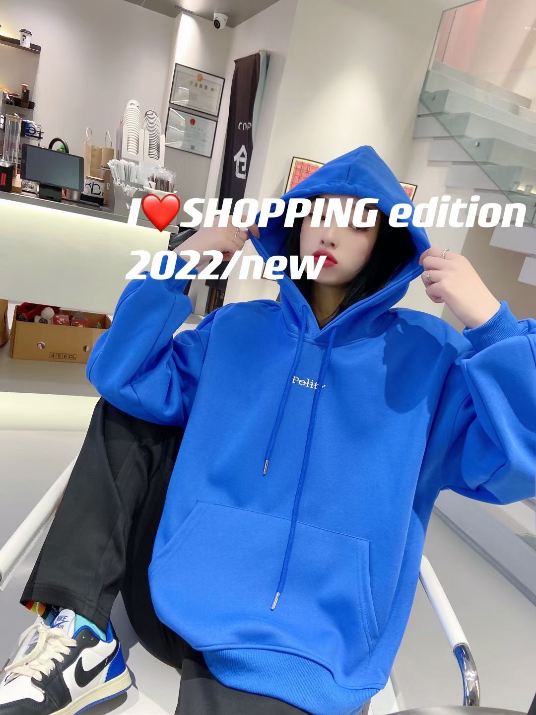 The candy-colored hooded sweatshirt is versatile for women, loose and eye-catching. The new spring 2022 pullover design is a trendy and niche top Item Picture