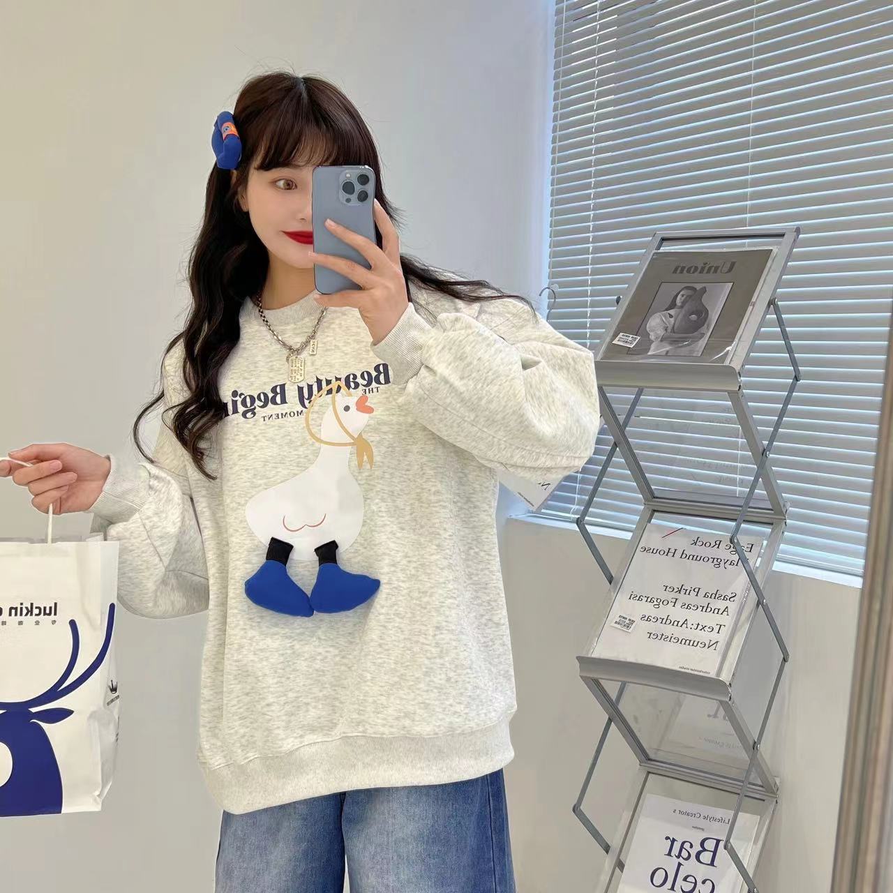 Klein blue hoodie Women's Spring and Autumn Thin 2022 New style, Korean Dongdaemun Harajuku style cartoon loose top trend detail image 2
