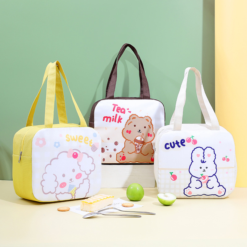 The new cartoon insulated bag is square and has a large capacity. It is a lunch box bag for office workers going out and a student handbag Application Scenario