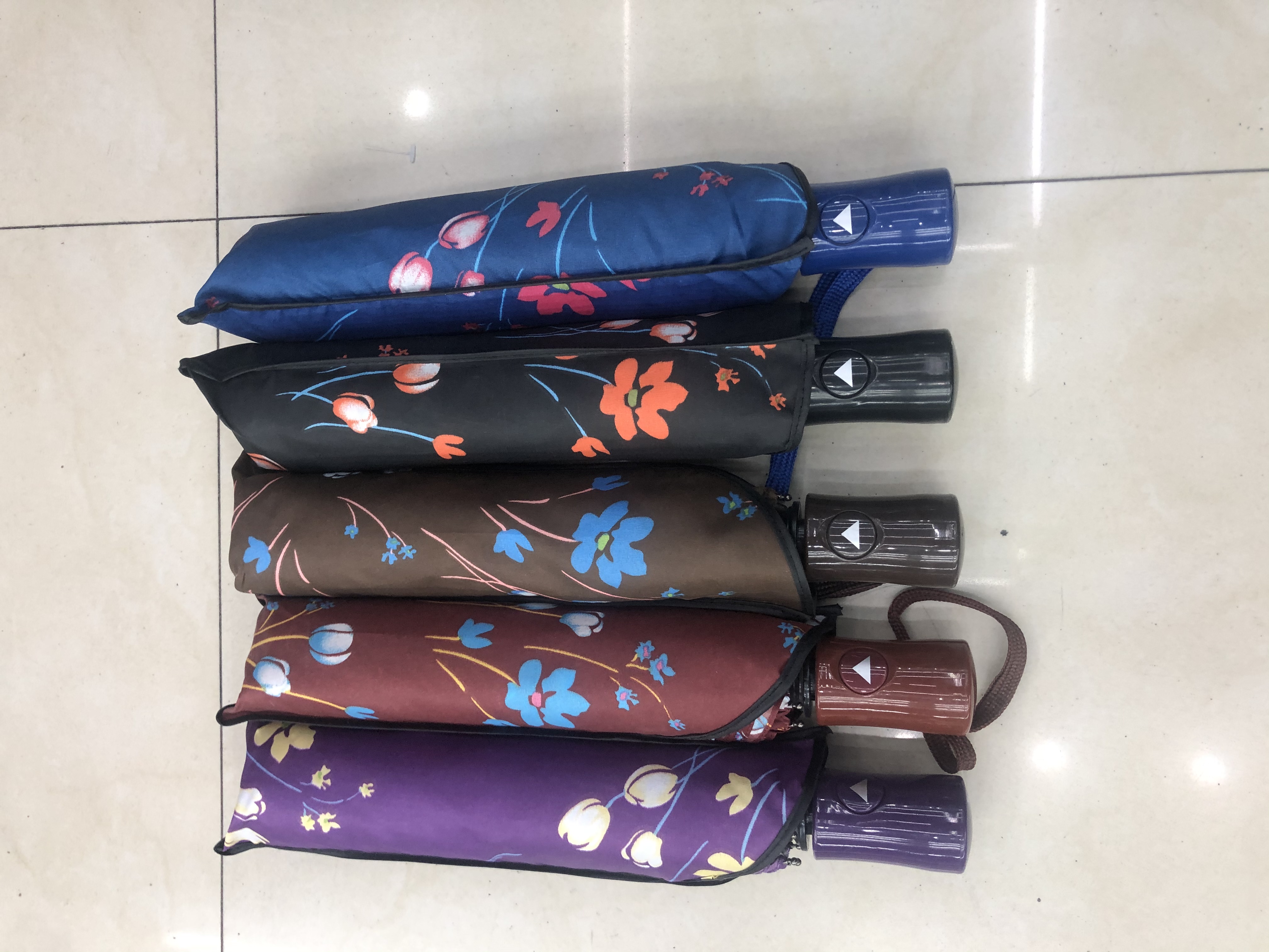 三折半自动喷漆布花伞