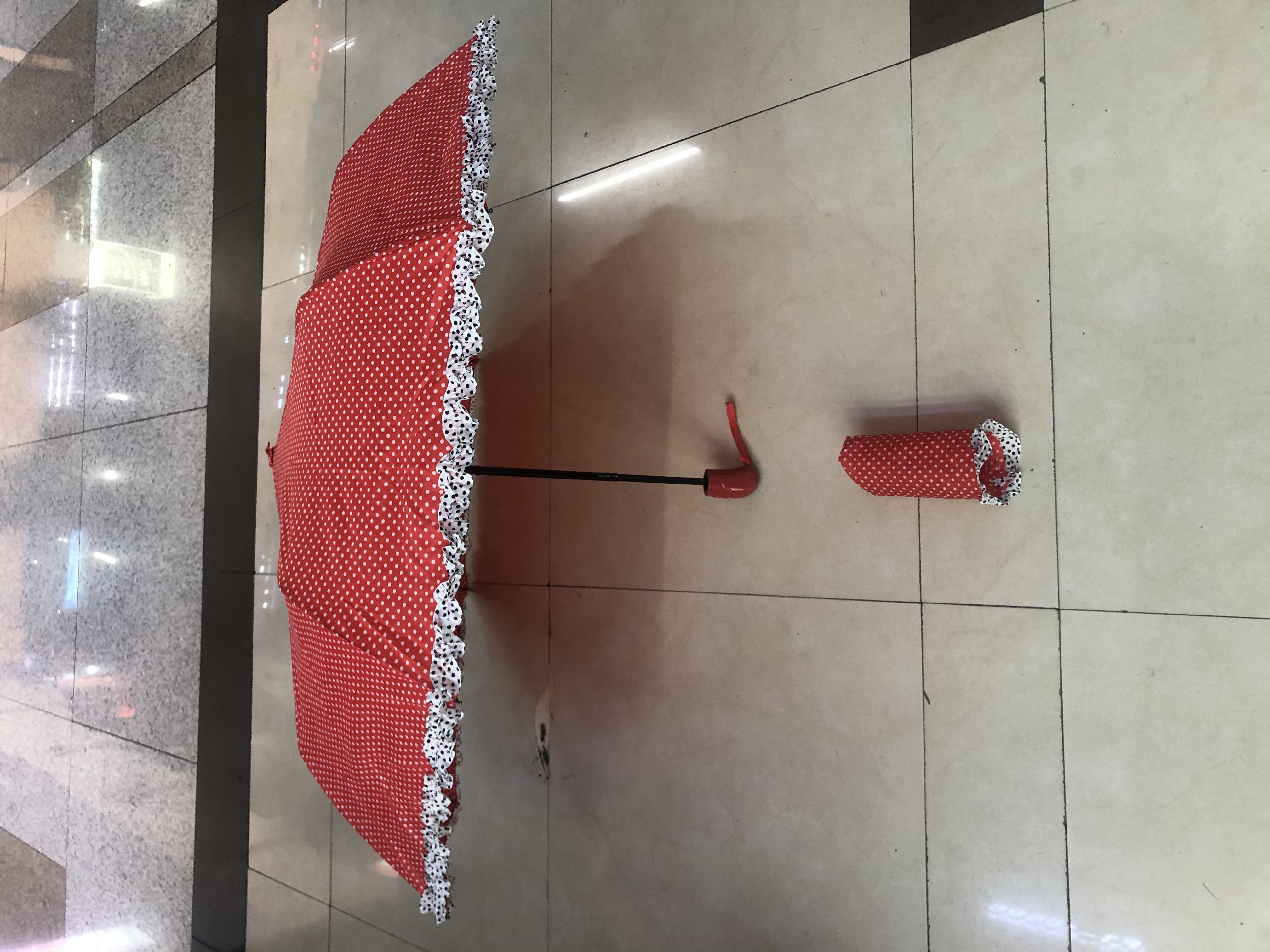 Three-fold and a half automatic spray-painted fabric dot lace umbrella details Picture