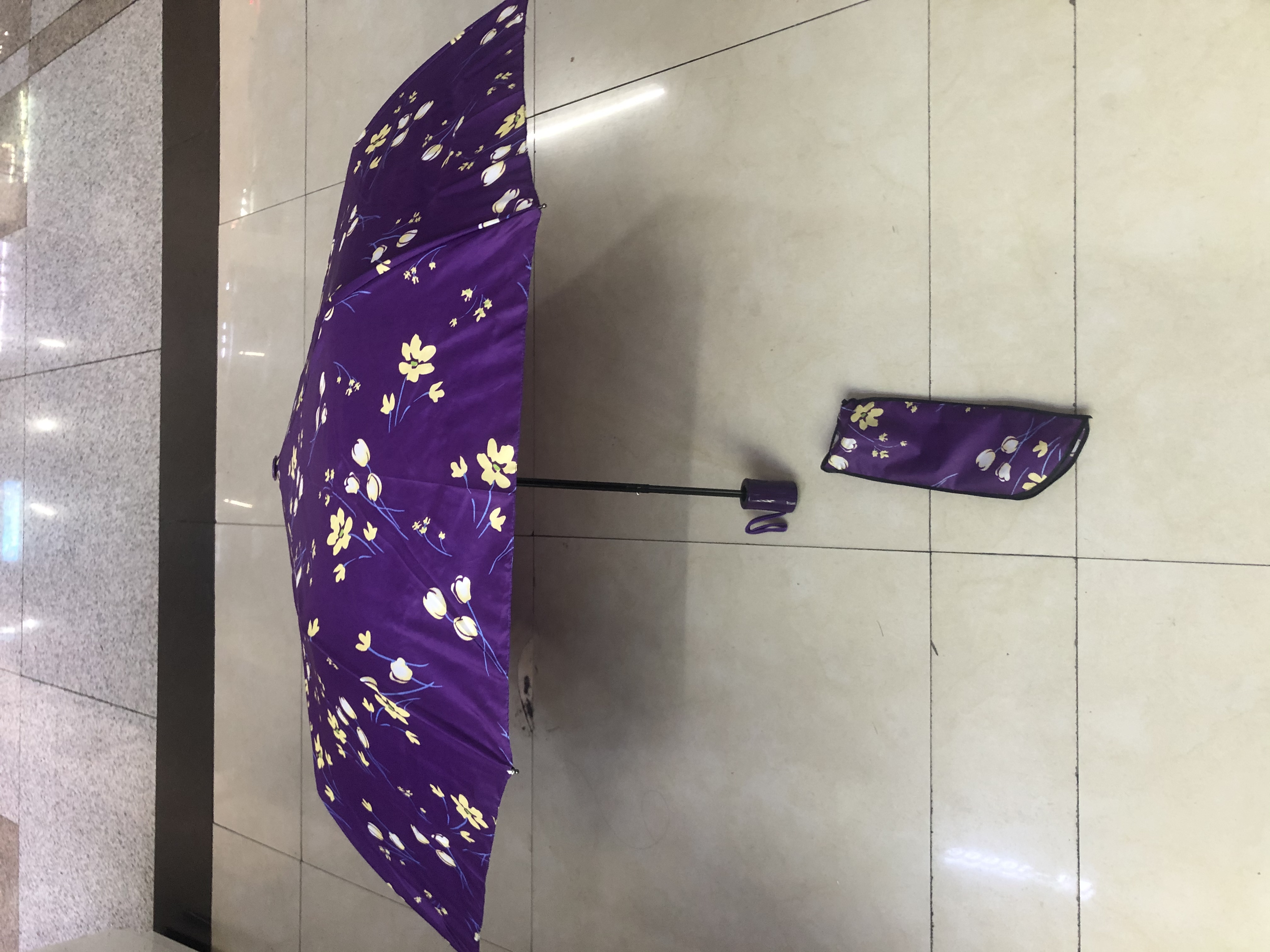 Three-fold and a half automatic spray-painted fabric flower umbrella details Picture