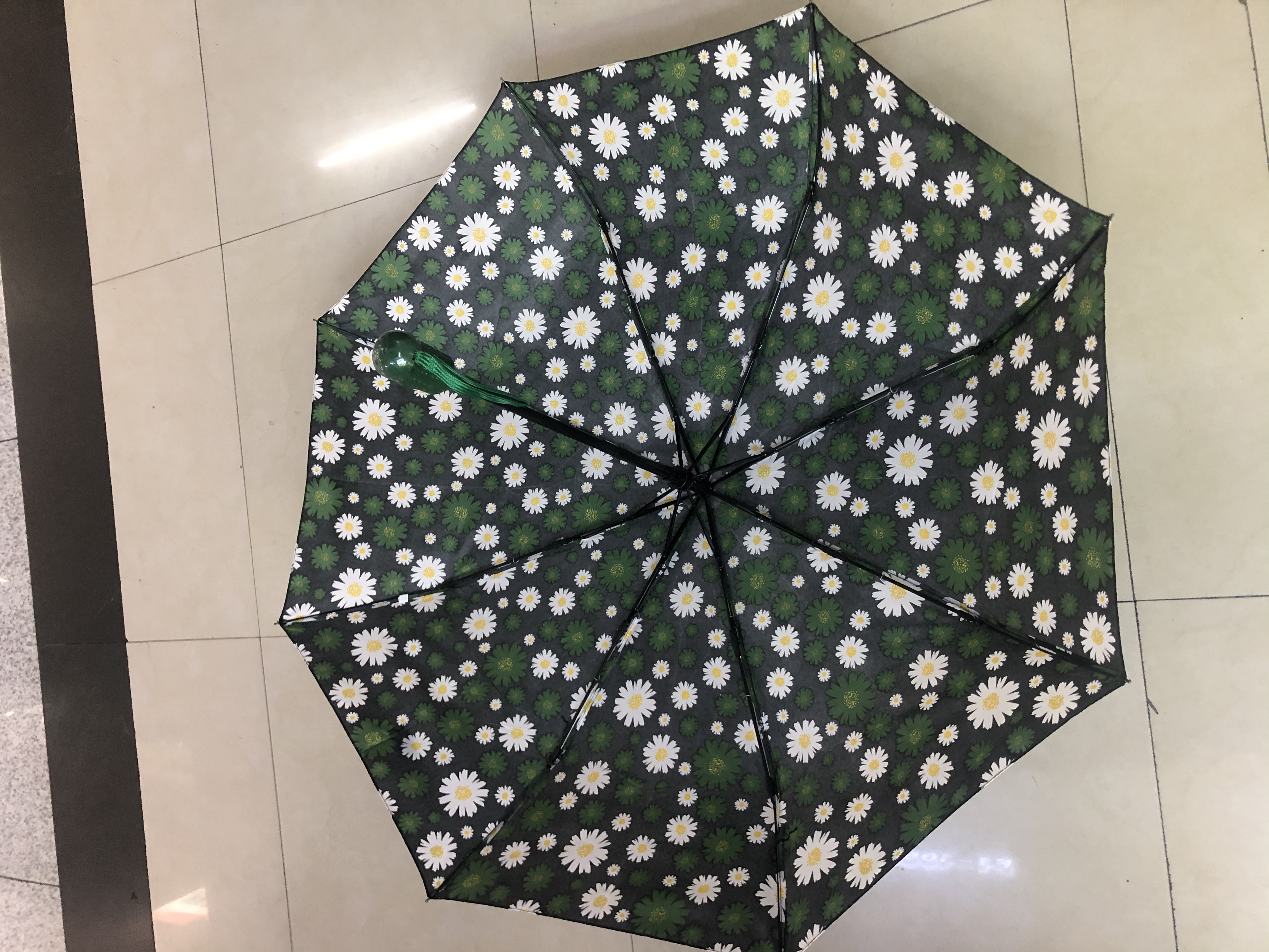 Three-fold fully automatic spray-painted fabric chrysanthemum umbrella Specification image