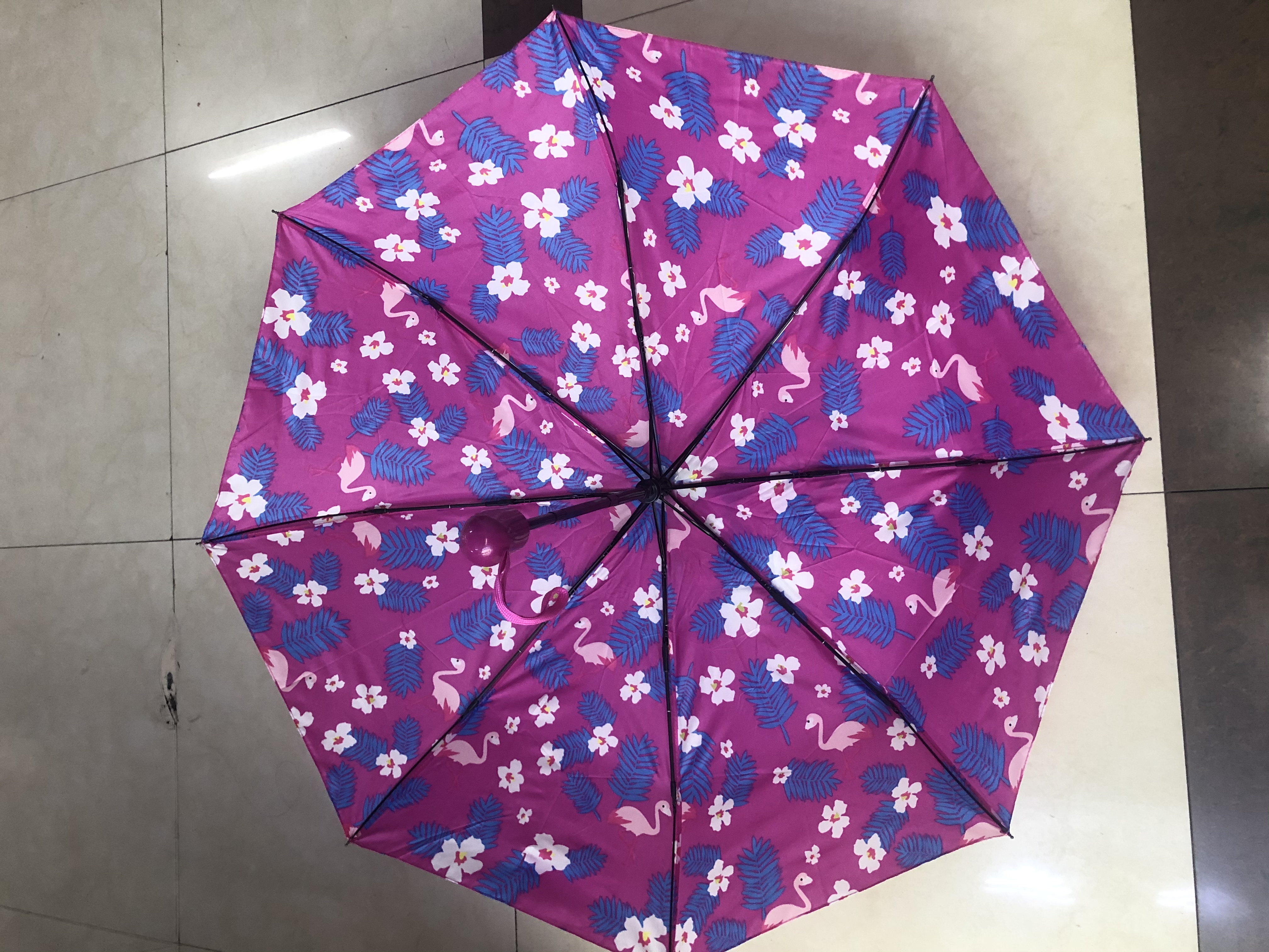 Three-fold spray-painted fabric flamingo umbrella Specification image
