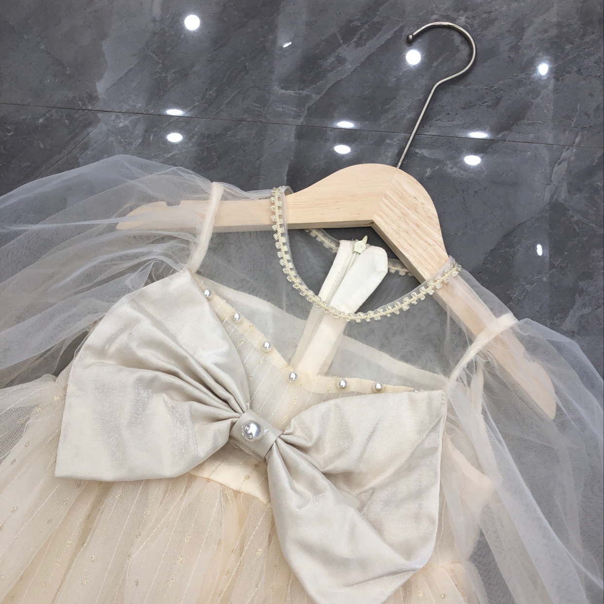 Princess dress for girls, tulle dress details Picture