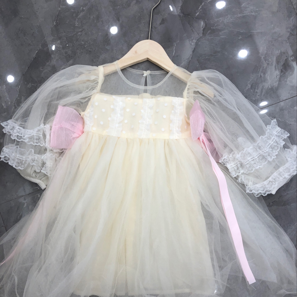 A stylish princess dress for girls