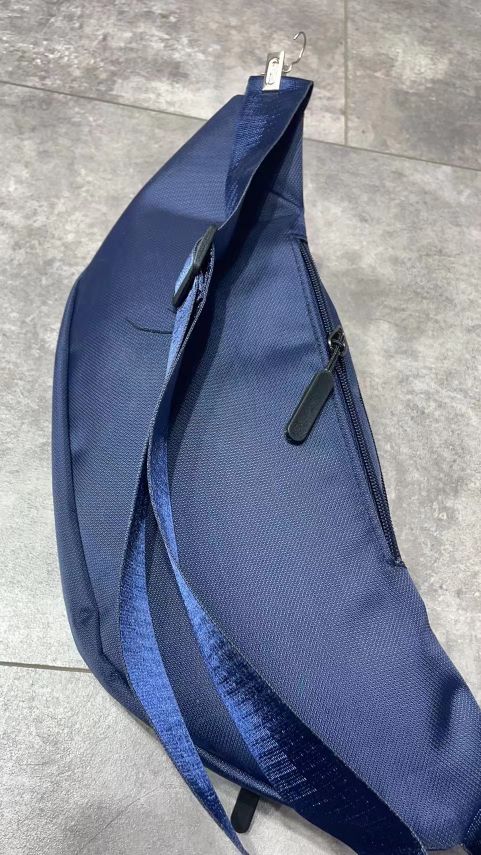 腰包/绑身上/多功能袋白底实物图