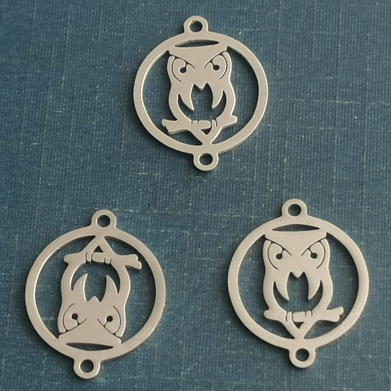 Simple round titanium steel pendant, hollowed-out stainless steel owl bracelet pendant, precisely cut golden steel color accessory