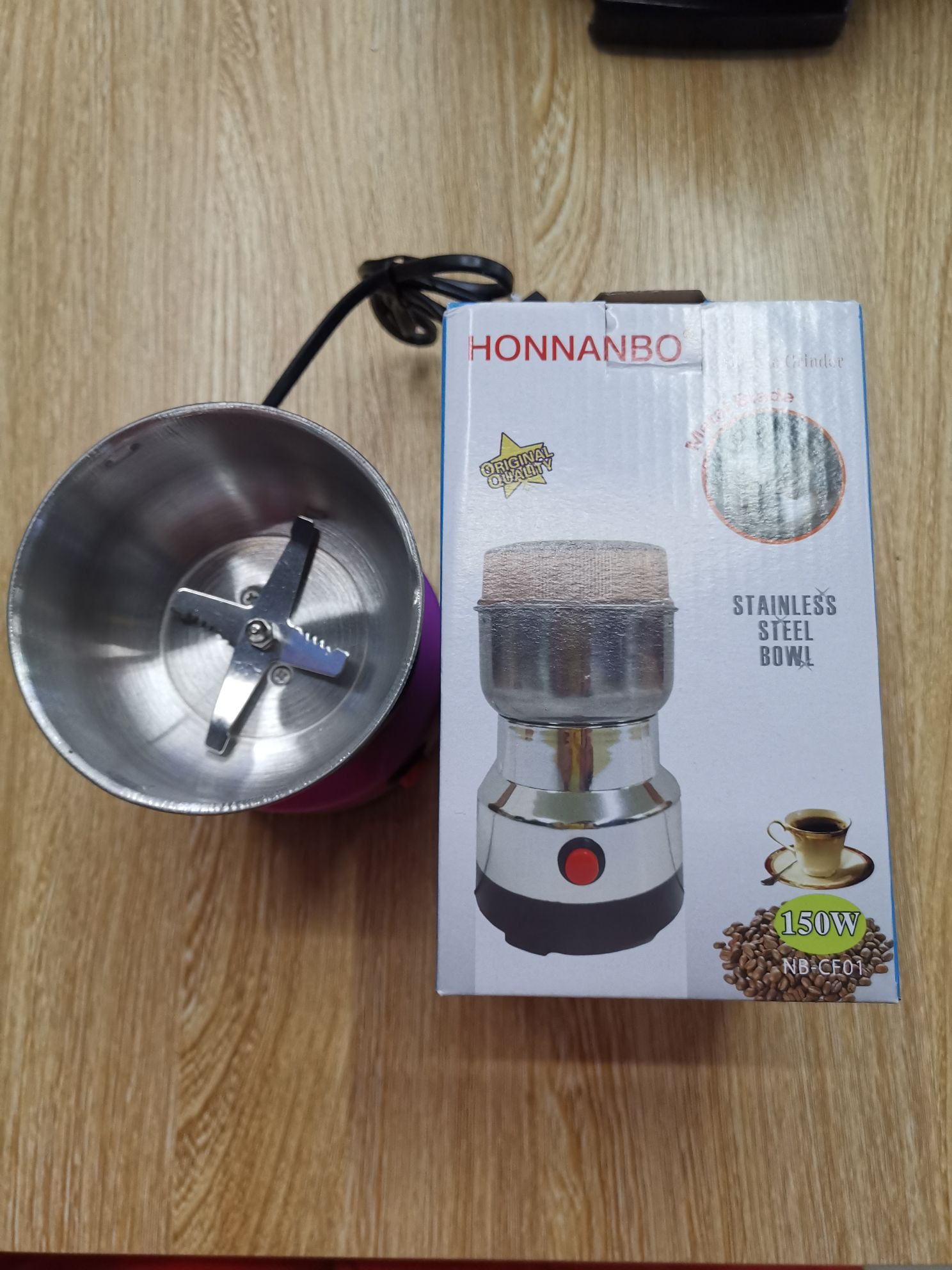 Electric grinding machine for grains and cereals, household small grinding machine, stainless steel coffee grinding machine Application Scenario