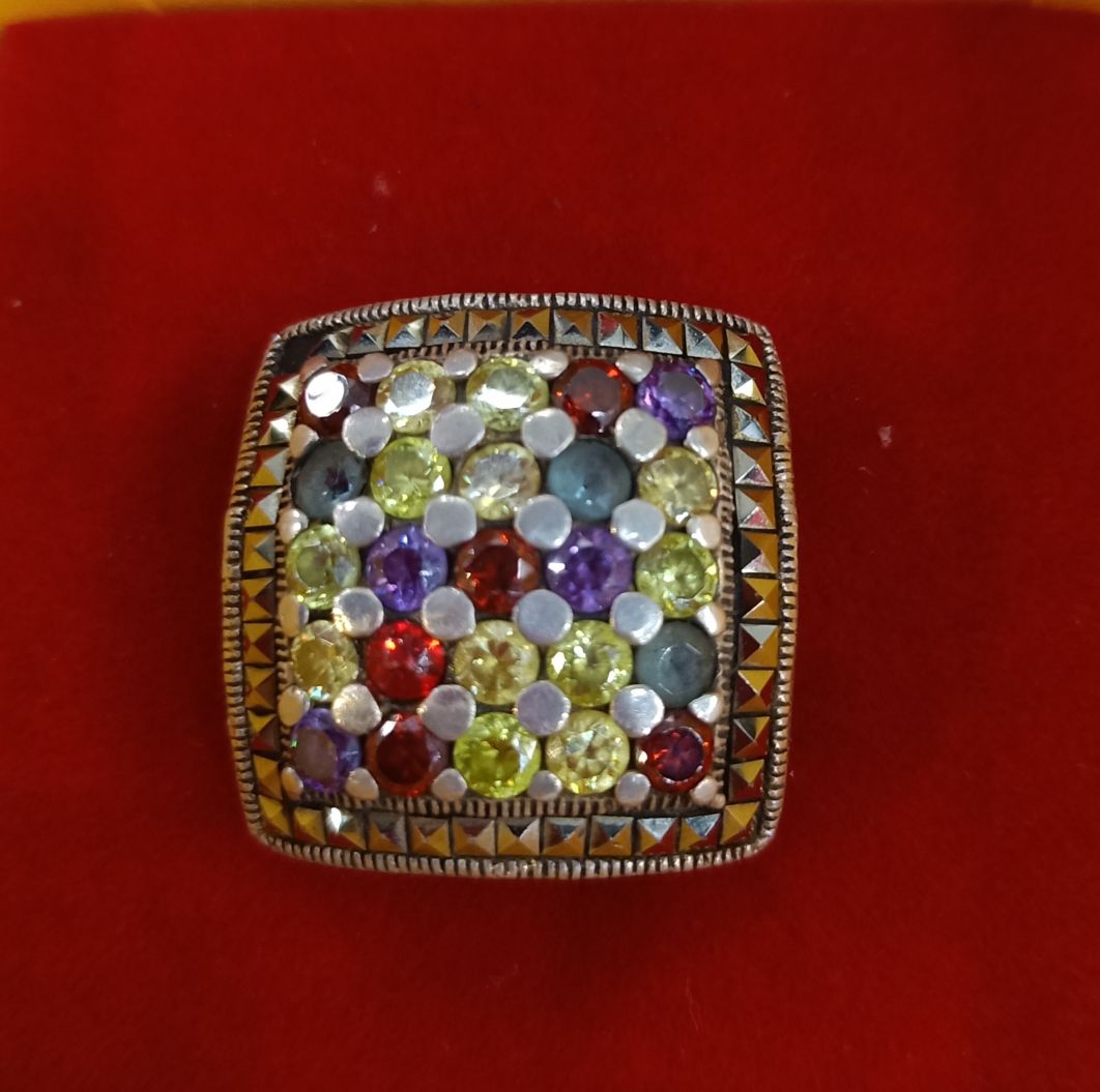 芳雁珠宝泰银钻戒