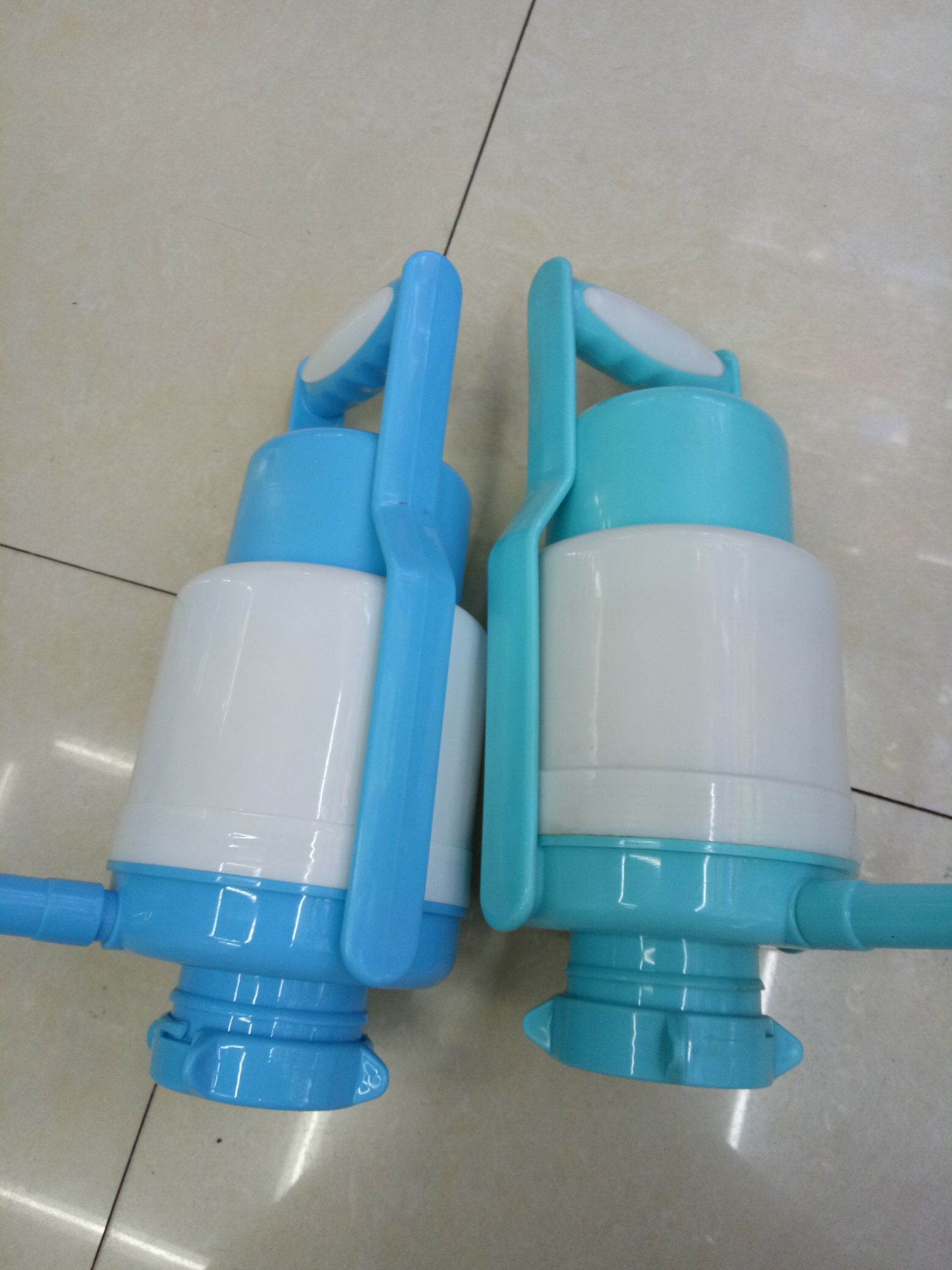 压水器压水泵/压水器压水泵/压水器压水泵白底实物图