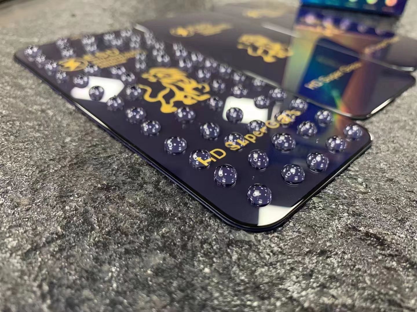 Lion King silk-screened large arc tempered Film mobile phone protective film detail image 5